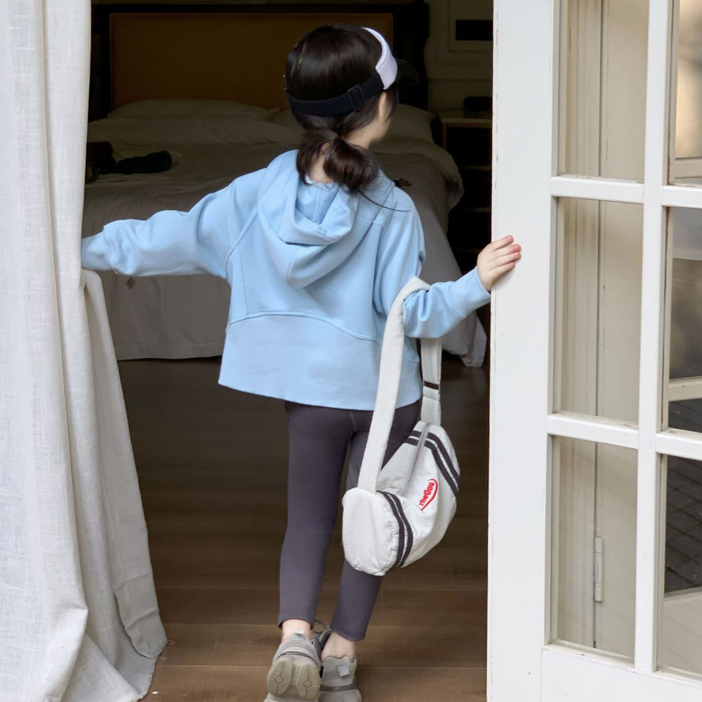 Girls' Hooded Sweater with Yog – Baby Yoga Clothing recenzja i cena